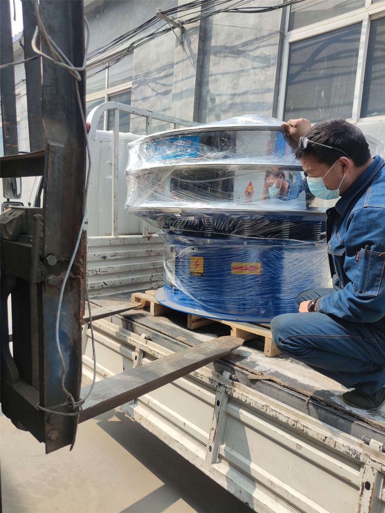 两台1500旋振筛，客户急用，山东临沂专车发货！