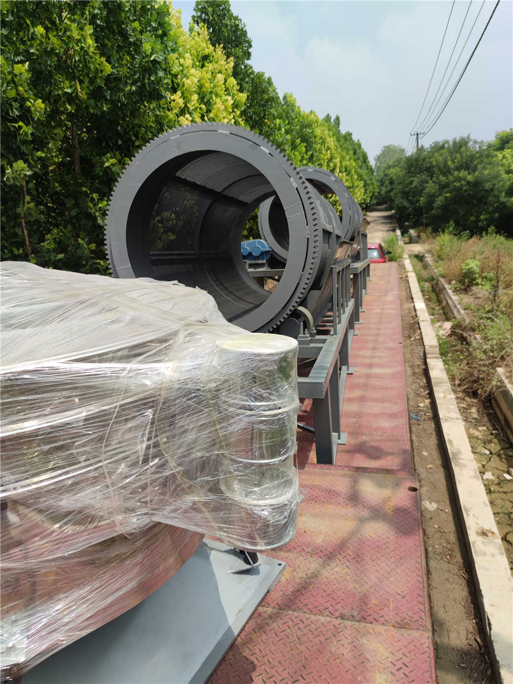 浙江绍兴王经理订购的康振机械振动筛已发货，预计三天后到达，请注意查收，双方合作十分顺利，康振机械机械期待与您下次合作。