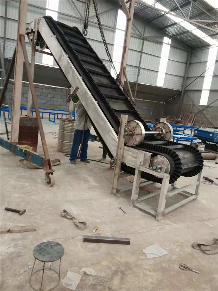 Z型大倾角皮带输送机