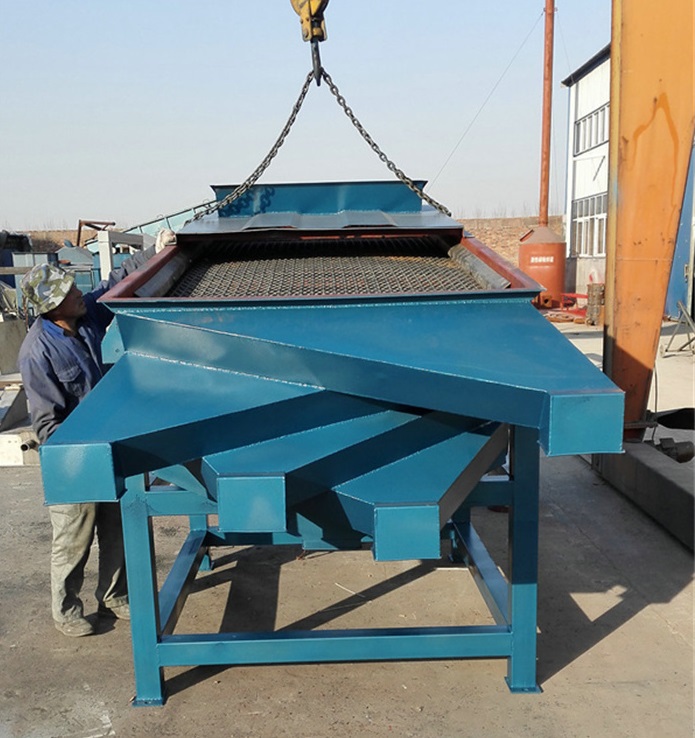 江苏常州某新能源公司订购的康振机械振动筛于昨天由德邦物流发出