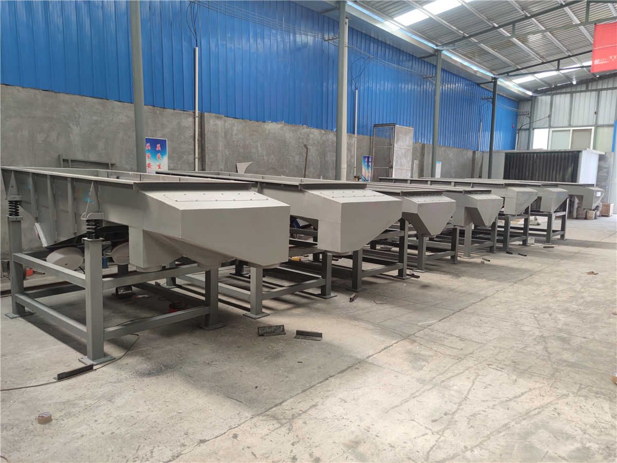 七台1030两层直线筛已经做好，准备发货