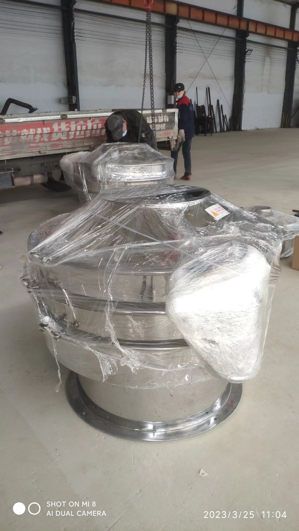 1000mm两台全不锈钢和1200mm两台旋振筛已经安排专车发货..