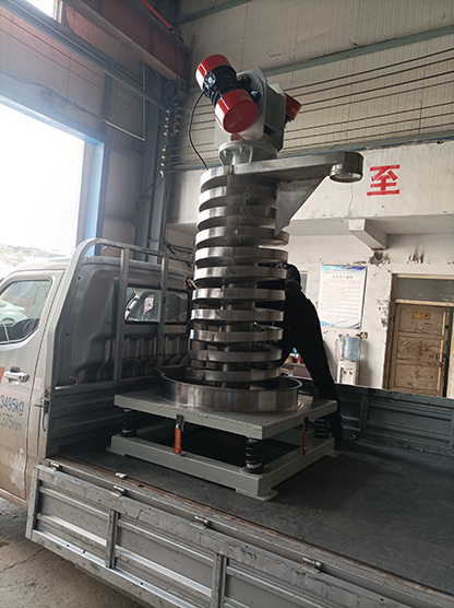 垂直提升机发货