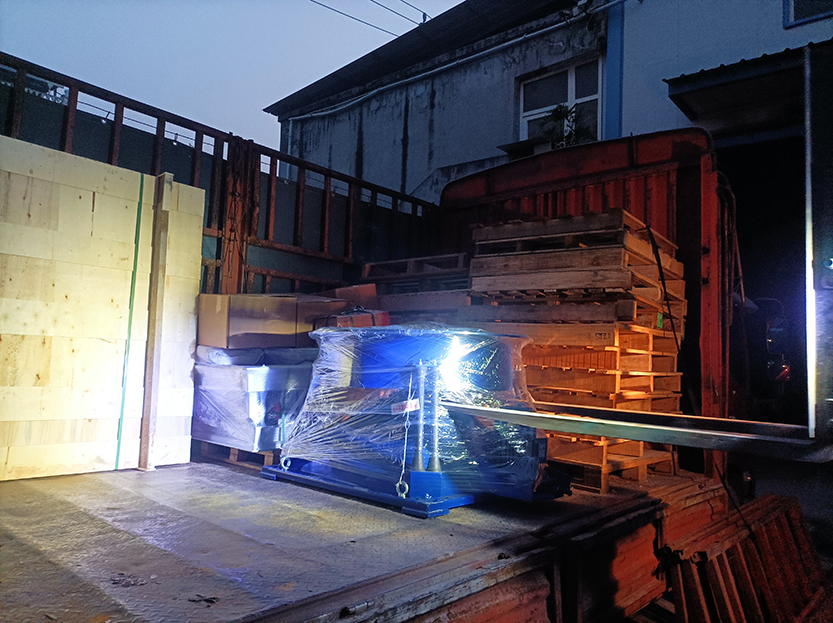 摇摆筛、平台、网架等发货